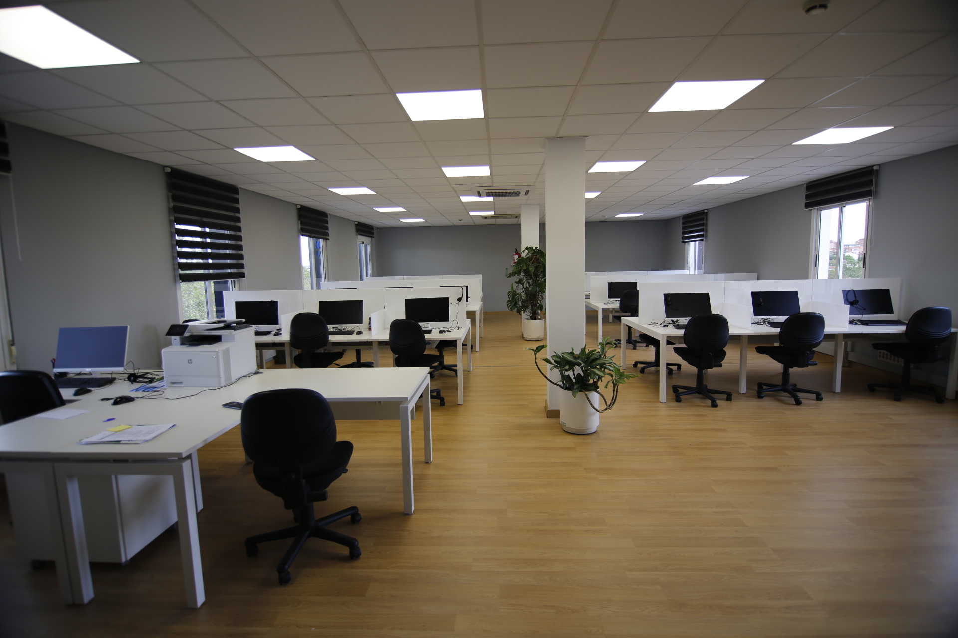 Alquiler de puestos call center